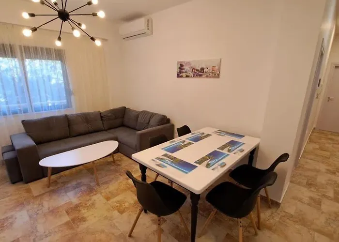 Ocean Bloom Escape B62 Golem (Tirana)