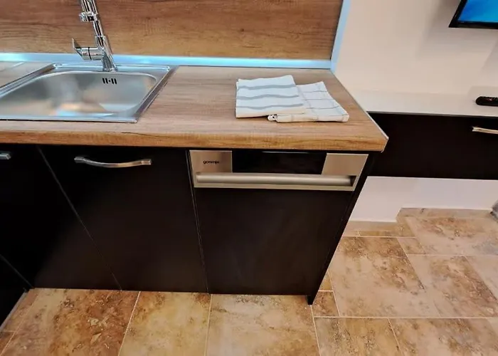 Ocean Bloom Escape B62