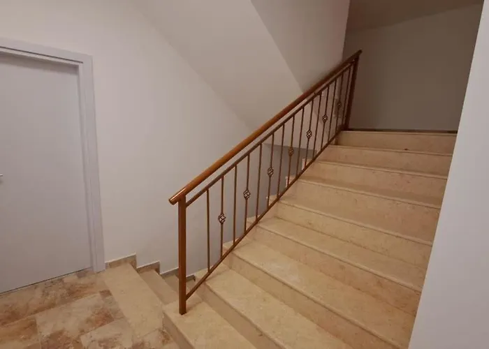 Ocean Bloom Escape B62