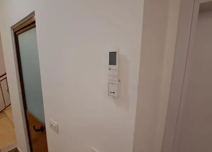 Ocean Bloom Escape B62 * Golem (Tirana)