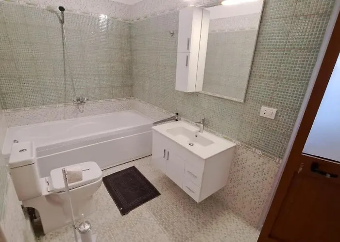 Ocean Bloom Escape B62 * Golem (Tirana)