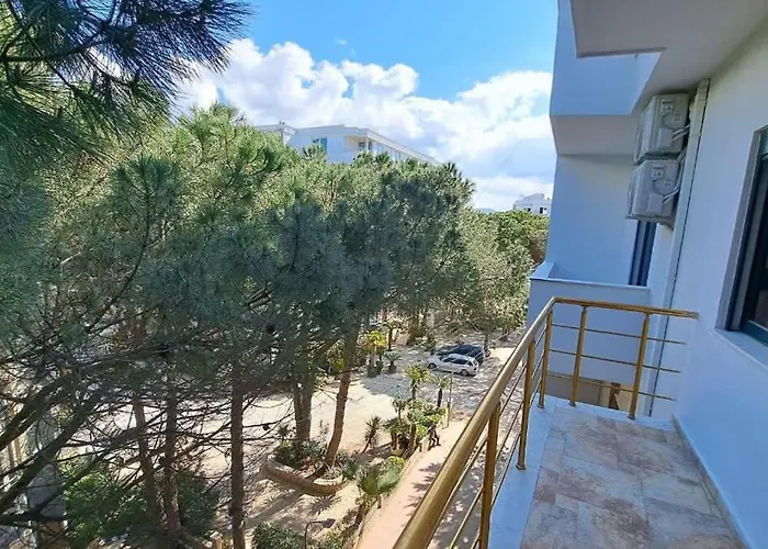 Ocean Bloom Escape B62 Golem (Tirana)